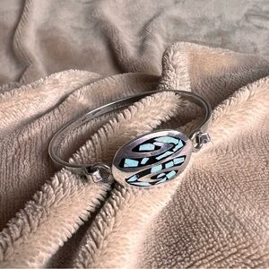 VINTAGE 925 Sterling Silver Bangle Cuff Latch Bracelet w blue and black